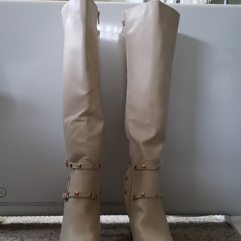 8.5 Bedazzled Knee High Boot
